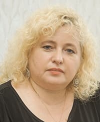 Elena Guzik 1