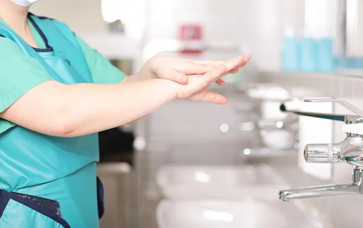 Мытьё рук медперсоналом