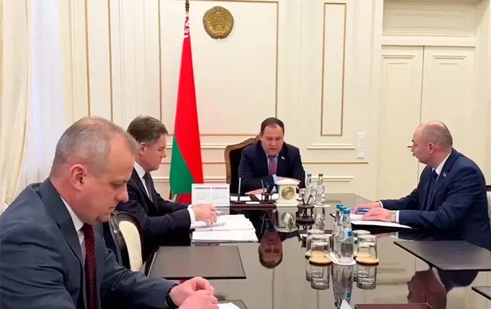 Премьер-министр Беларуси принял с докладом Александра Ходжаева