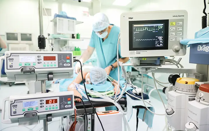В РНПЦ травматологии и ортопедии внедряют новые технологии при хирургическом лечении детей с врожденной патологией позвоночника
