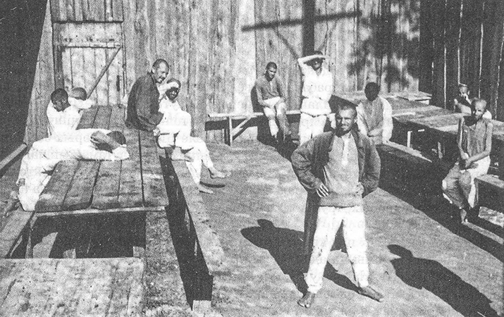 Пациенты трудовой колонии для психически больных в Минске. Август 1941 г.